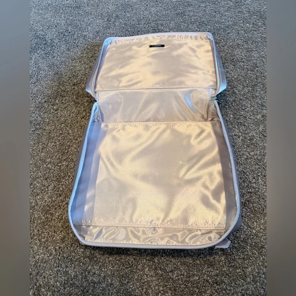 Lancôme Gold Textured organization container
